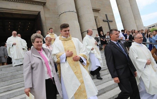 Święcenia kapłańskie w katowickiej katedrze cz.3