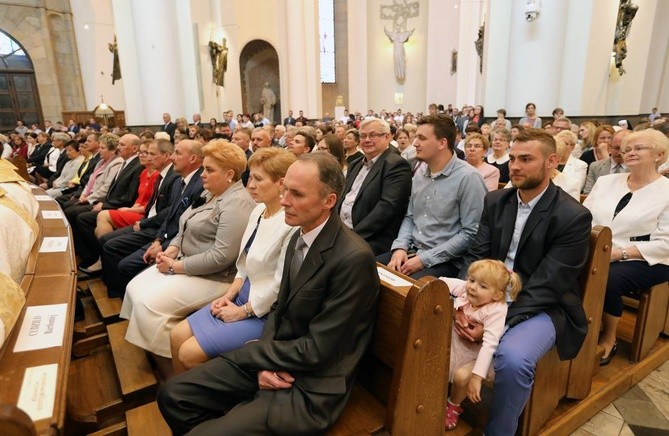 Święcenia kapłańskie w katowickiej katedrze cz.3