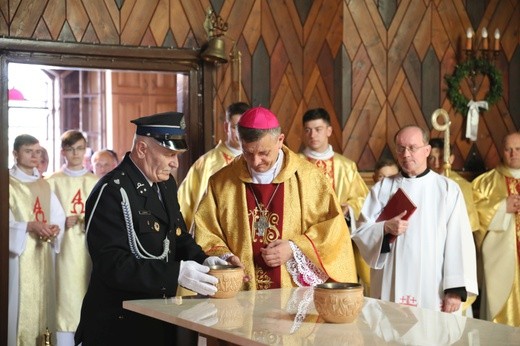 Poświęcenie kościoła i ołtarza w Żabnicy