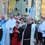 Procesja z figurą Matki Bożej Fatimskiej ulicami Gorzowa Wlkp.