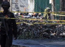 Ataki na kościoły w Indonezji - rośnie liczba ofiar