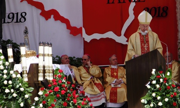 Demokracja opiera się na godności człowieka