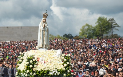 Fatima: 300 tys. wiernych na Mszy w 101. rocznicę objawień