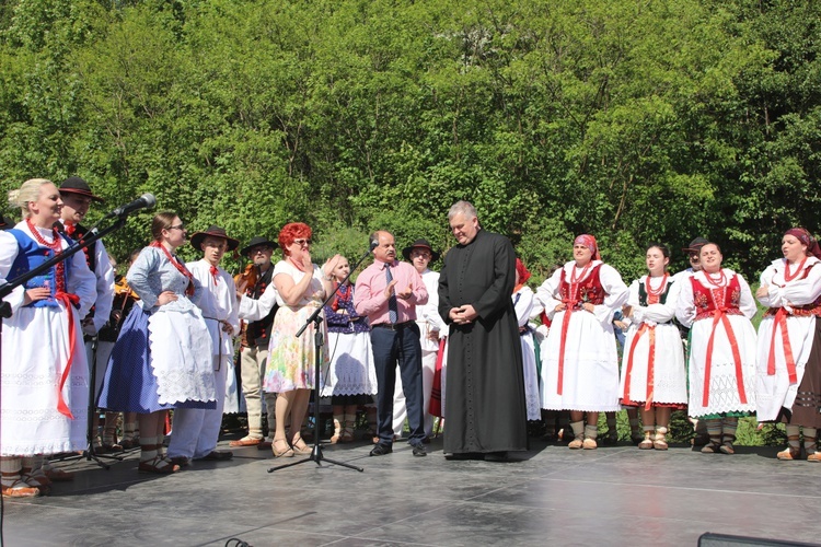 Festyn na 100-lecie parafii w Żabnicy