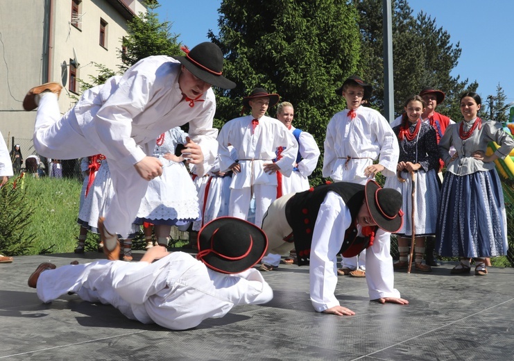 Festyn na 100-lecie parafii w Żabnicy