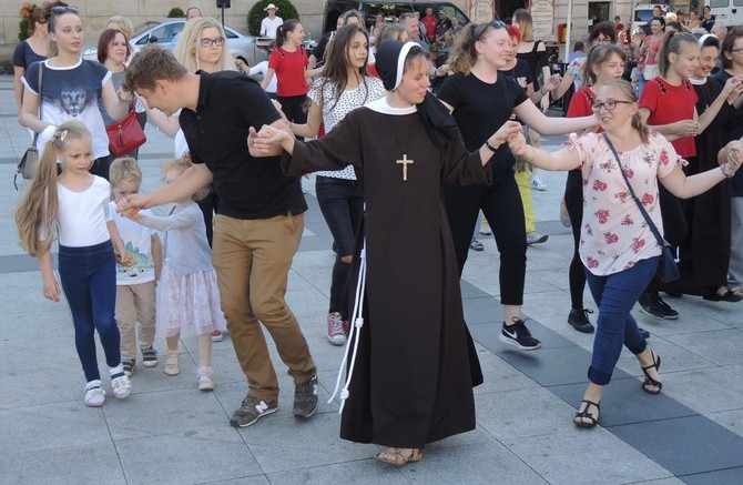 "Cała Polska tańczy dla JP2" - Bielsko-Biała 2018