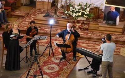 Koncert kameralny "Ave Maria na przestrzeni wieków" w kościele w Krzynowłodze Wielkiej