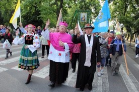 "Matko, przyrzekam Ci być zawsze dzieckiem Twym" - śpiewali biskup i pielgrzymi