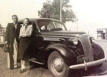 Szczęśliwe małżeństwo oraz kupiony za wiano chevrolet. Rok 1937.