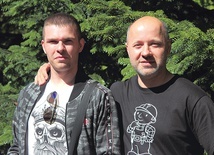 Pan Marcin (po lewej) i Krzysztof Skrzypski zapraszają do odwiedzenia nowej CieKawej kawiarni w Gdańsku. 