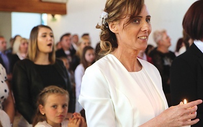 ►	Elżbieta Lont podczas liturgii konsekracji – zaślubin z Jezusem.
