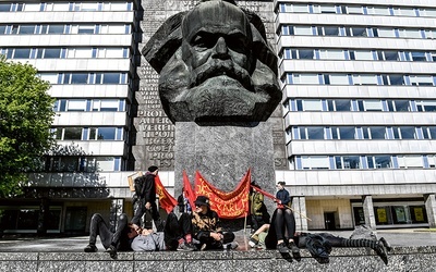 Pomnik Karola Marksa w niemieckim Chemnitz (w latach 1953–1990 miasto nosiło nazwę Karl--Marx-Stadt).