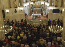 Ks. Krzysztof Kralka w parafii Narodzenia NMP w Chełmie posługuje także w czasie modlitw o uzdrowienie