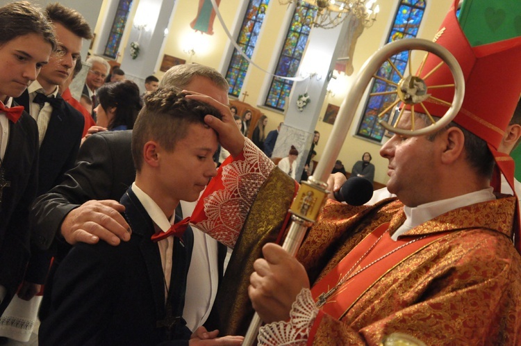 Bierzmowanie w Dębicy-Latoszynie