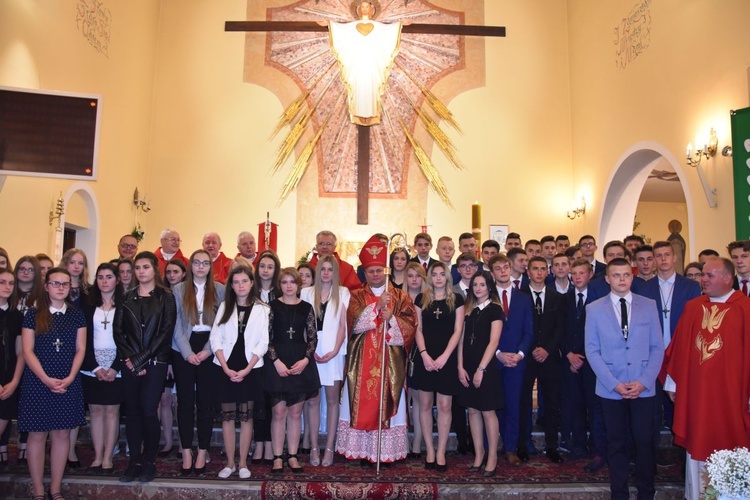 Bierzmowanie w Dębicy-Latoszynie