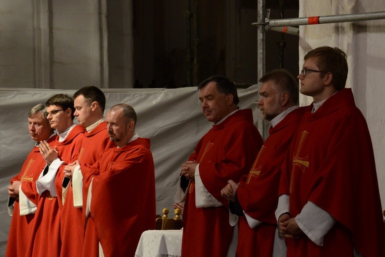 Msza św. w noc Zesłania Ducha Świętego