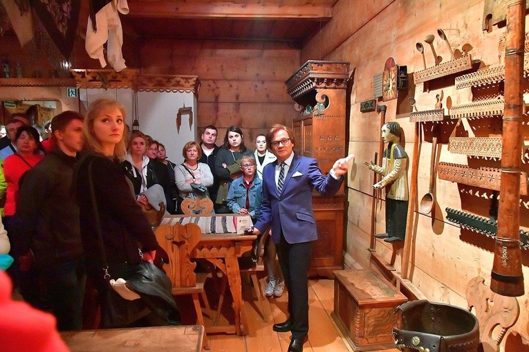 Nocne zwiedzanie w górach