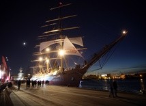 Dar Młodzieży wypłynął w Rejs Niepodległości