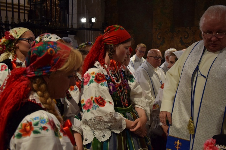 Wejście pielgrzymki z Łowicza na Jasną Górę - cz. 1