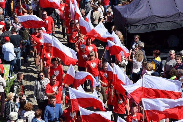 Wejście pielgrzymki z Łowicza na Jasną Górę - cz. 1