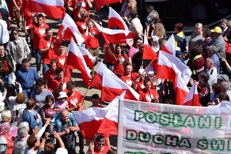 Wejście pielgrzymki z Łowicza na Jasną Górę - cz. 1