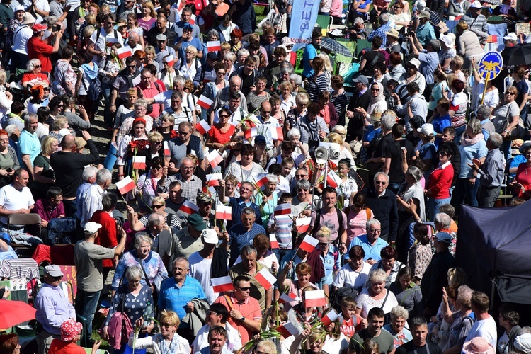 Wejście pielgrzymki z Łowicza na Jasną Górę - cz. 1