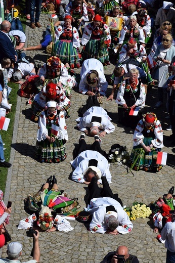 Wejście pielgrzymki z Łowicza na Jasną Górę - cz. 1