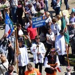 Wejście pielgrzymki z Łowicza na Jasną Górę - cz. 1