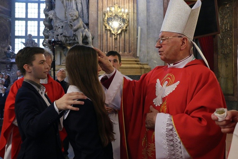 Bierzmowanie w Zesłanie Ducha Świętego