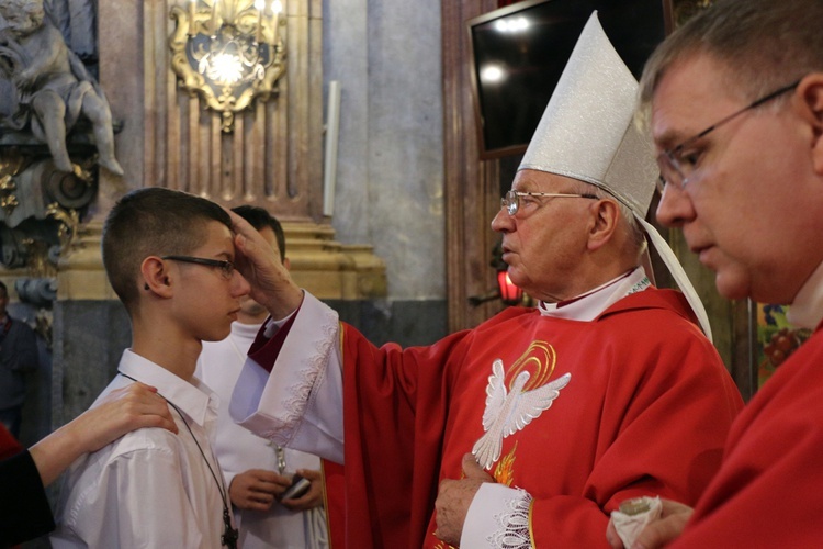 Bierzmowanie w Zesłanie Ducha Świętego