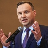 Prezydent Duda odsłonił w Chicago tablicę poświęconą prezydentom Kaczyńskiemu i Kaczorowskiemu