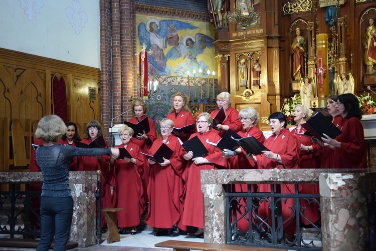 Koncert pieśni maryjnych