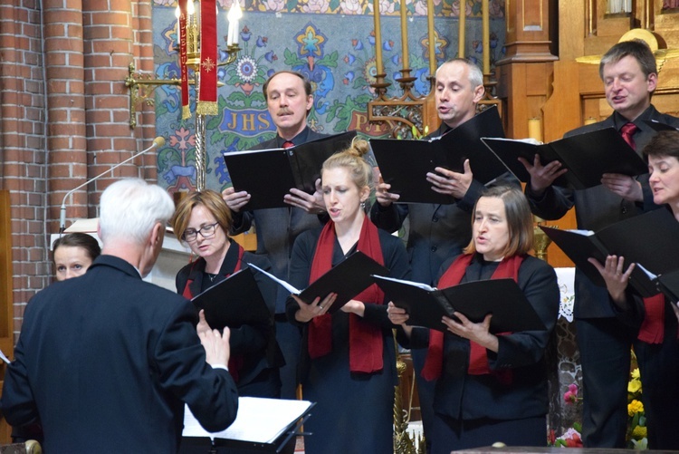 Koncert pieśni maryjnych