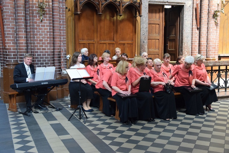 Koncert pieśni maryjnych