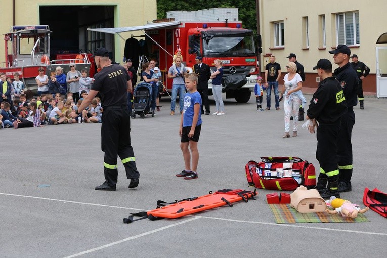 Pokazy działania strażaków 