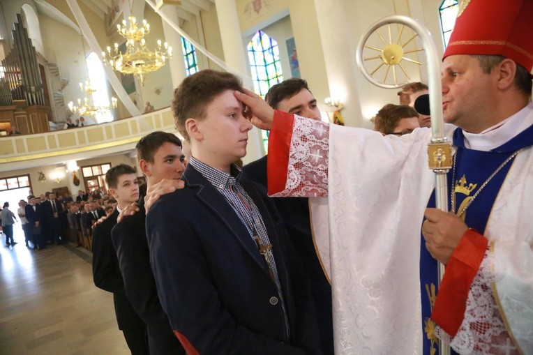 Bierzmowanie u MB Anielskiej w Dębicy