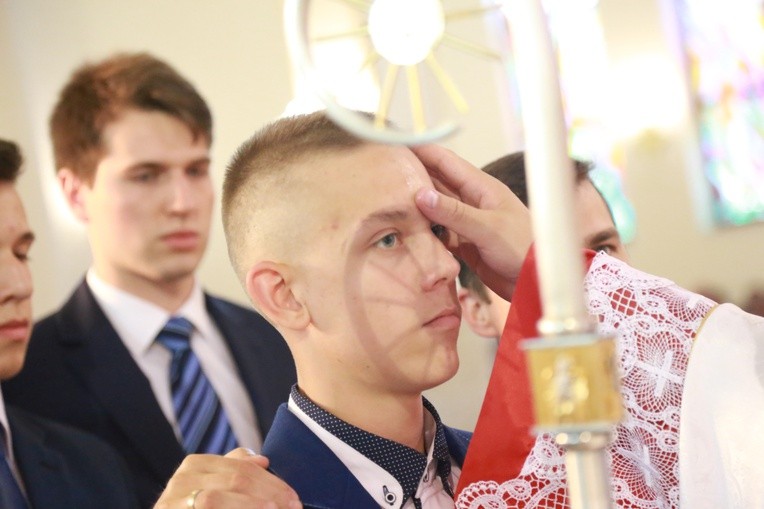 Bierzmowanie u MB Anielskiej w Dębicy