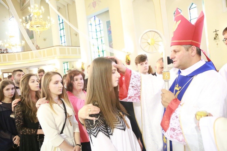 Bierzmowanie u MB Anielskiej w Dębicy