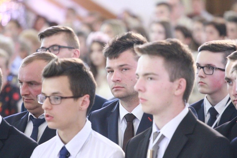 Bierzmowanie u MB Anielskiej w Dębicy