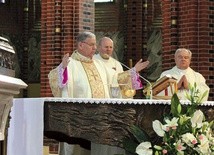 Eucharystii 20 maja w gliwickiej katedrze przewodniczył  pasterz diecezji.  