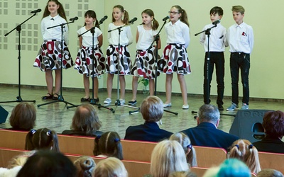Zespół ze Szkoły Podstawowej nr 18 w Gliwicach, który zajął  1. miejsce w kategorii  klas IV–VII.