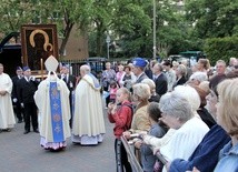 Jasnogórska ikona nawiedza parafie diecezji warszawsko-praskiej od września ub. r.