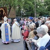 Jasnogórska ikona nawiedza parafie diecezji warszawsko-praskiej od września ub. r.