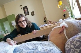 Aneta Górniewicz często towarzyszy pacjentom  do końca.