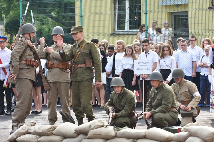 XXXV Ogólnopolskie Sympozjum Klubu Szkół im. Westerplatte w Dzierżoniowie