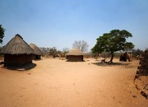 Kamerun: episkopat i Caritas apelują o pomoc dla ofiar konfliktu