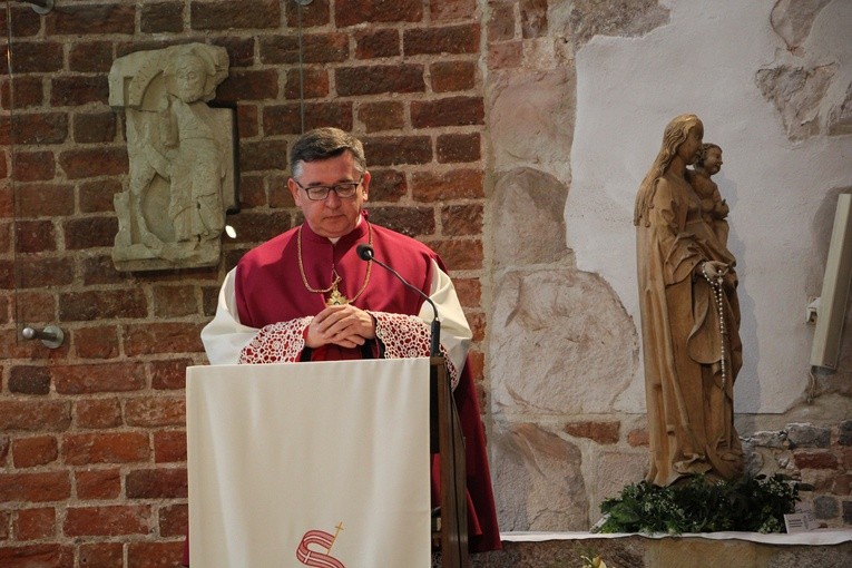 Wprowadzenie kanoników do Archikolegiackiej Kapituły Łęczyckiej