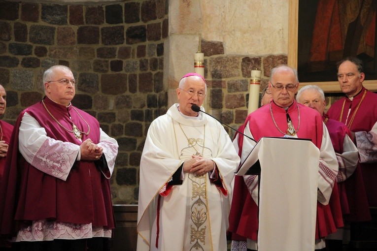 Wprowadzenie kanoników do Archikolegiackiej Kapituły Łęczyckiej