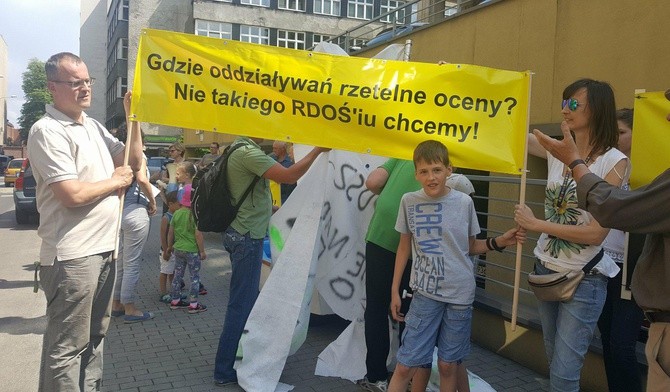 Imielin boi się zawalenia budynków i protestuje [ZDJĘCIA]