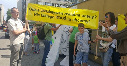 Imielin boi się zawalenia budynków i protestuje [ZDJĘCIA]